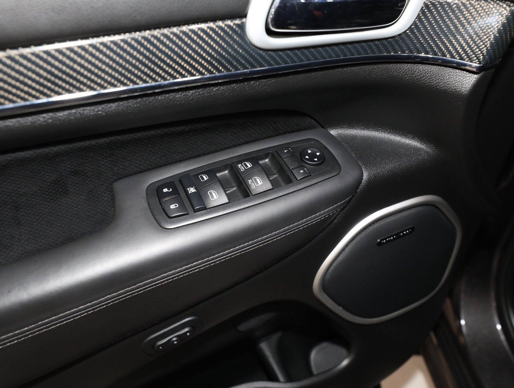 Used 2019 Jeep Grand Cherokee SRT AWD/4WD image 51