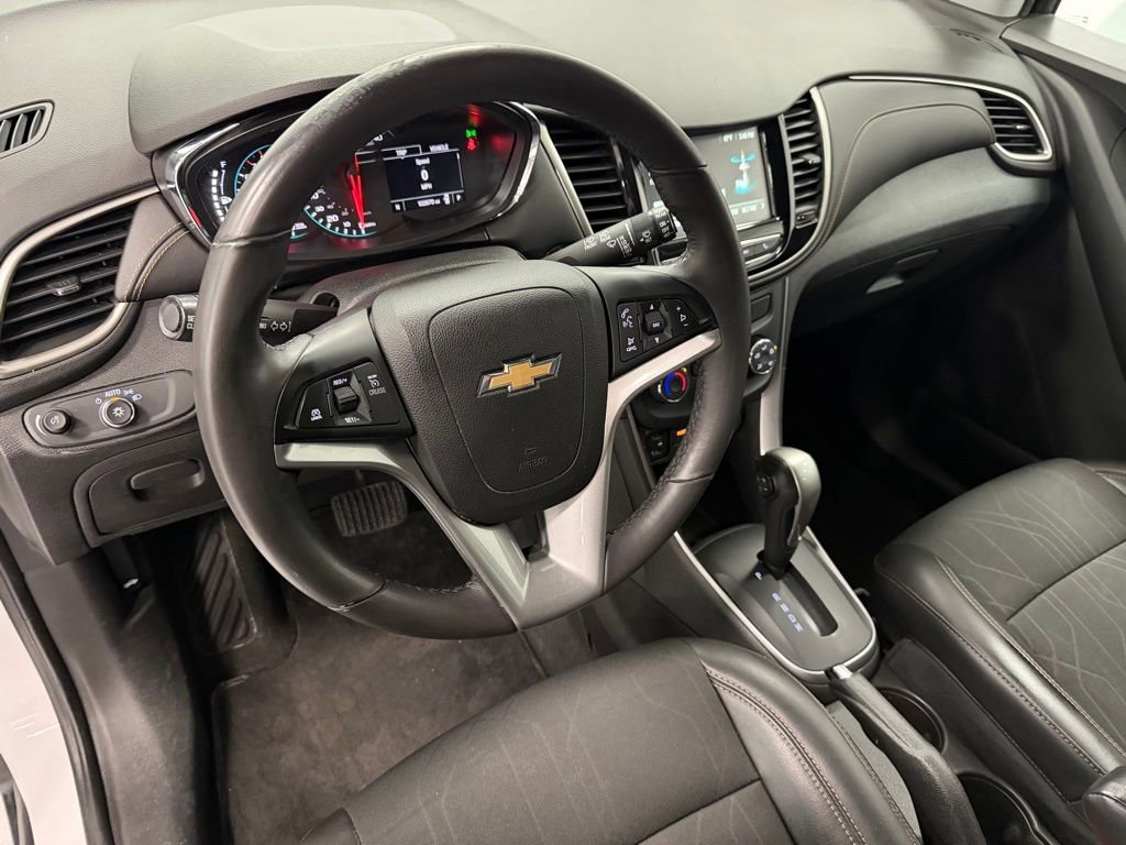 Used 2017 Chevrolet Trax LT w/ LT Convenience Package image 11