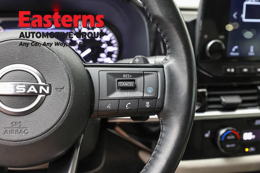 Used 2022 Nissan Pathfinder SL AWD/4WD image 15