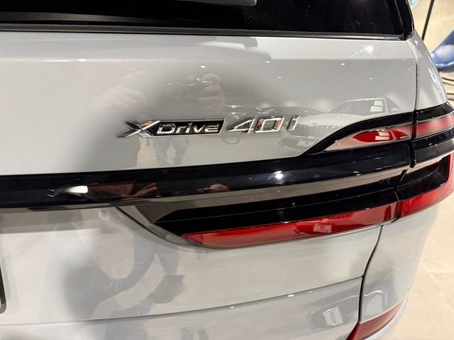 Used 2026 BMW X7 xDrive40i w/ M Sport Package image 39