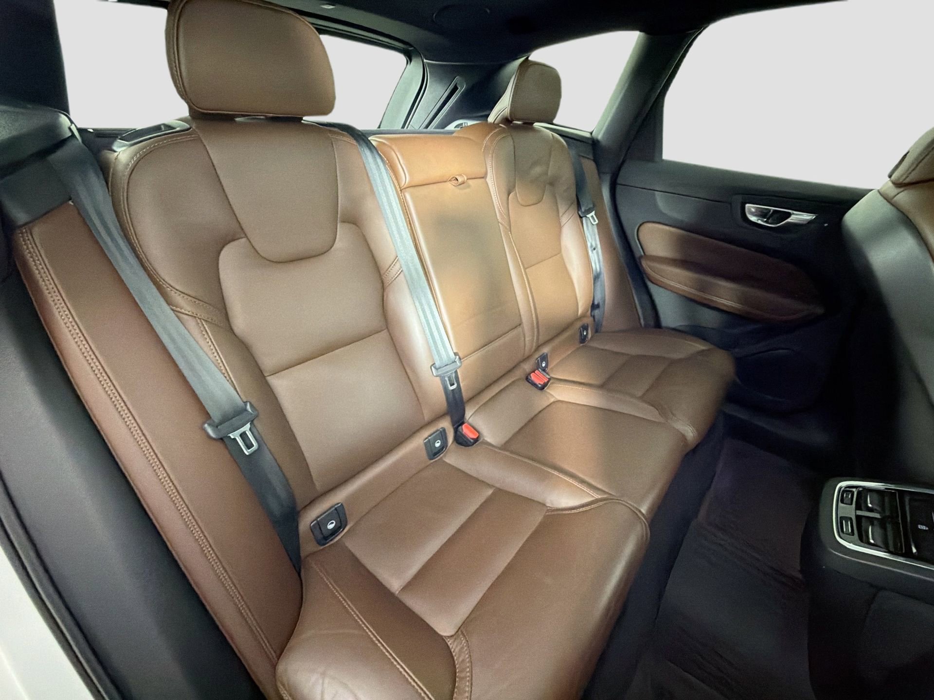 Certified 2023 Volvo XC60 B5 Ultimate w/ Climate Package FWD image 29