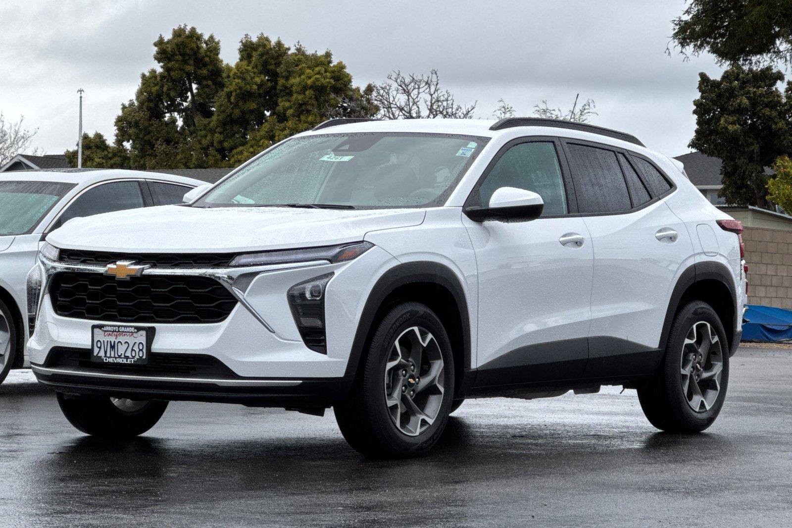 Used 2025 Chevrolet Trax LT image 11