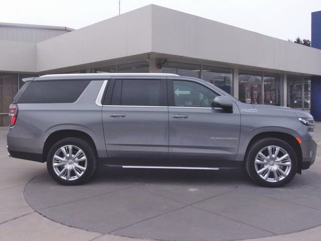 Used 2021 Chevrolet Suburban High Country image 15