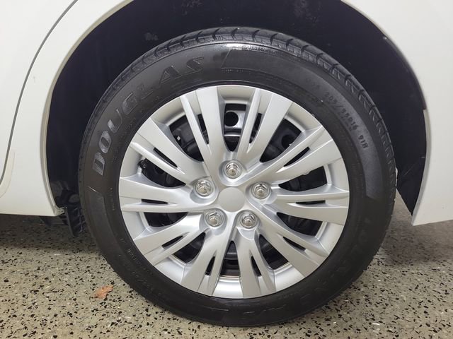 Used 2018 Toyota Corolla LE FWD image 8