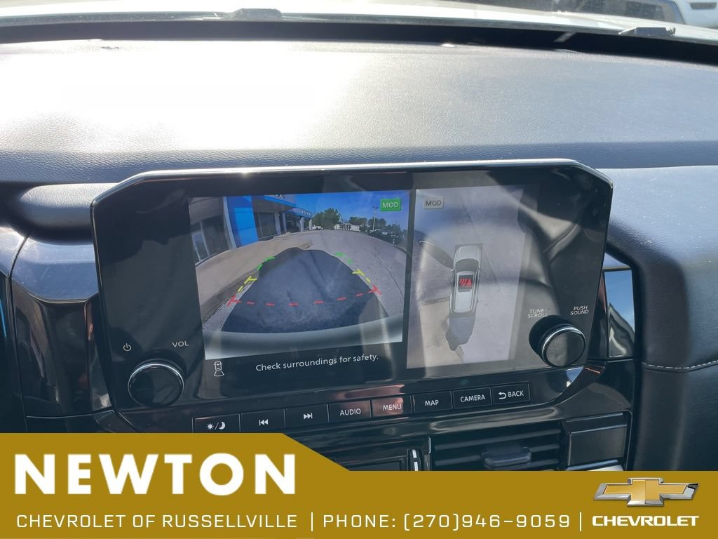 Used 2025 Nissan Pathfinder SL AWD/4WD image 12