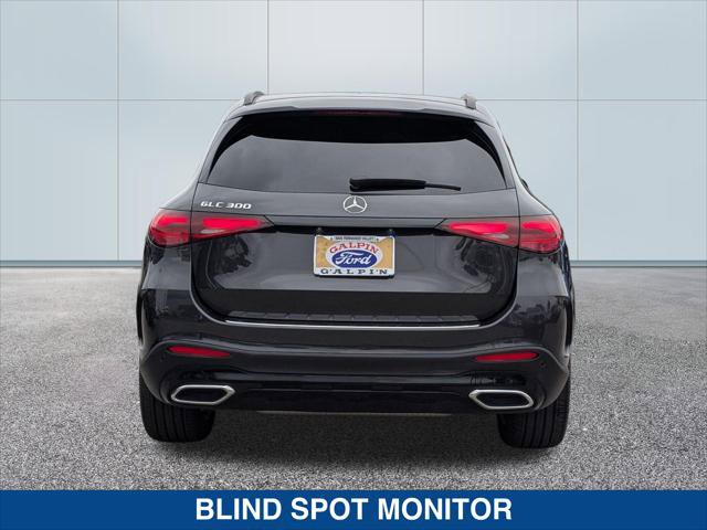 Used 2025 Mercedes-Benz GLC 300 image 4