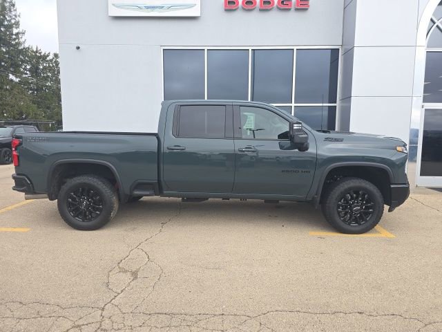Used 2025 Chevrolet Silverado 2500 LTZ w/ LTZ Plus Package image 3