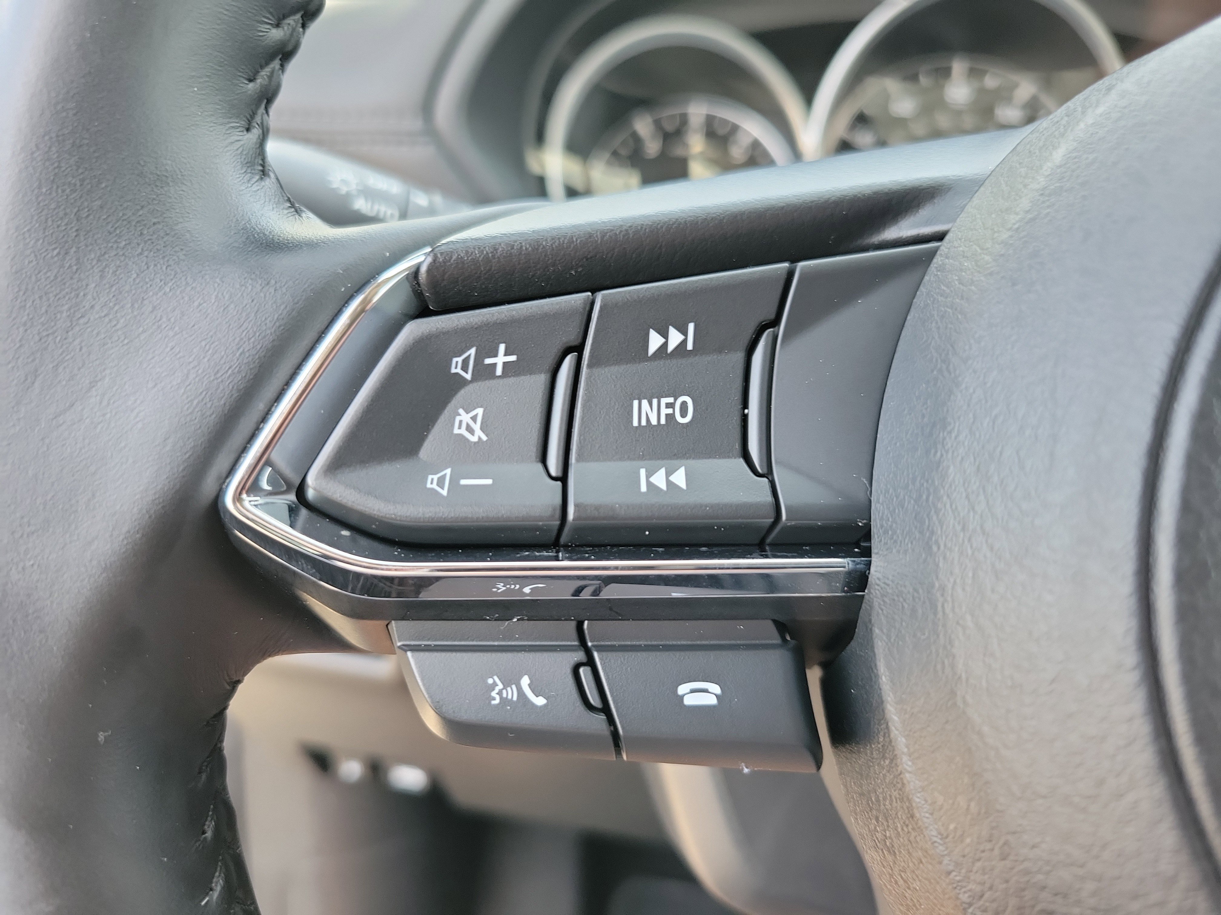 Used 2025 MAZDA CX-5 AWD 2.5 S w/ Select Package image 13