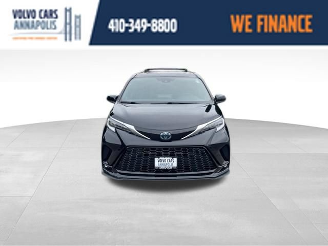 Used 2021 Toyota Sienna XSE w/ XSE Plus Package FWD image 3