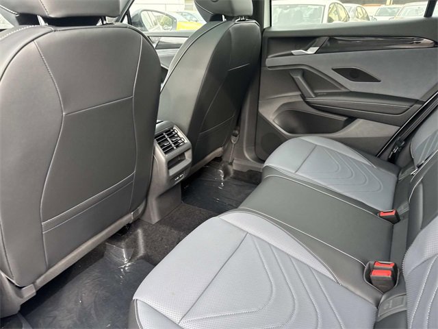 New 2026 Volkswagen Tiguan SE R-Line image 10