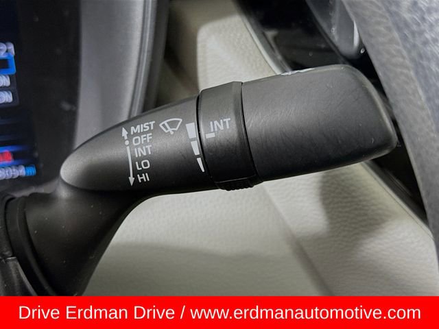 Used 2022 Toyota Corolla LE image 15