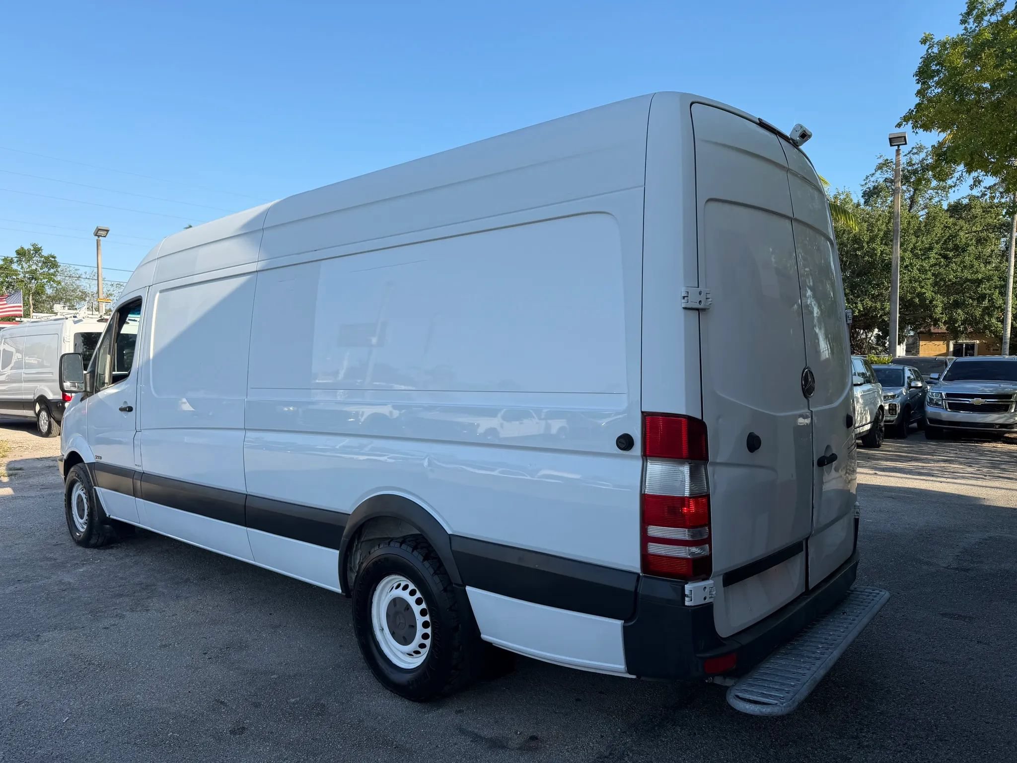 Used 2012 Mercedes-Benz Sprinter 2500 image 3