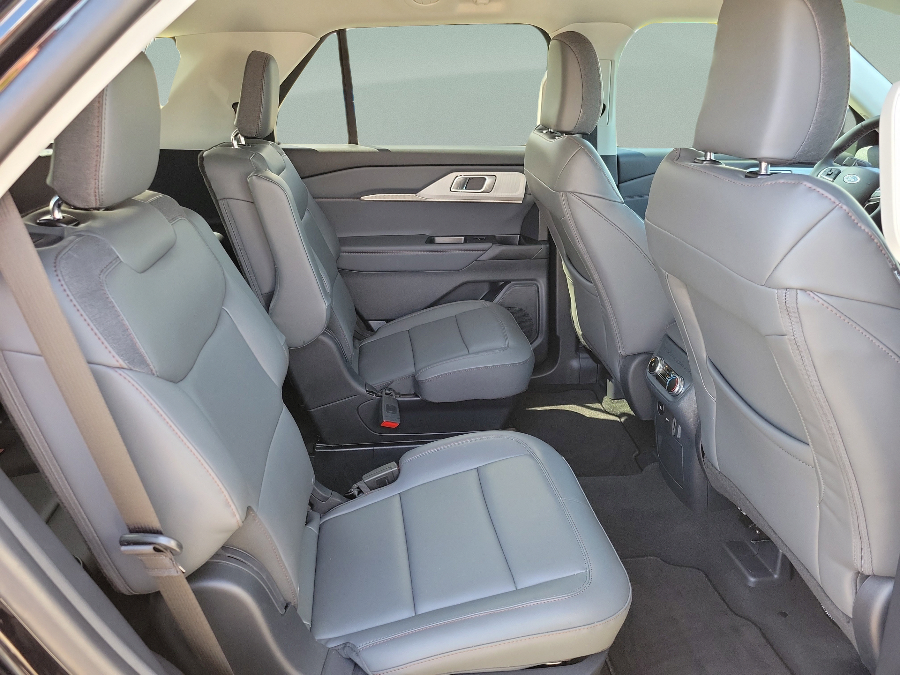 New 2026 Ford Explorer Active w/ Active Comfort Package RWD image 26