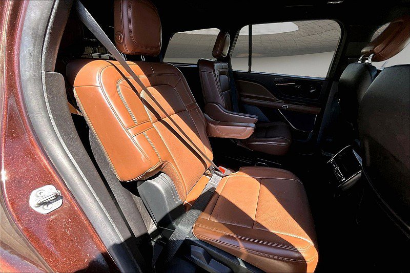 Used 2020 Lincoln Aviator Reserve w/ Equipment Group 201A image 26