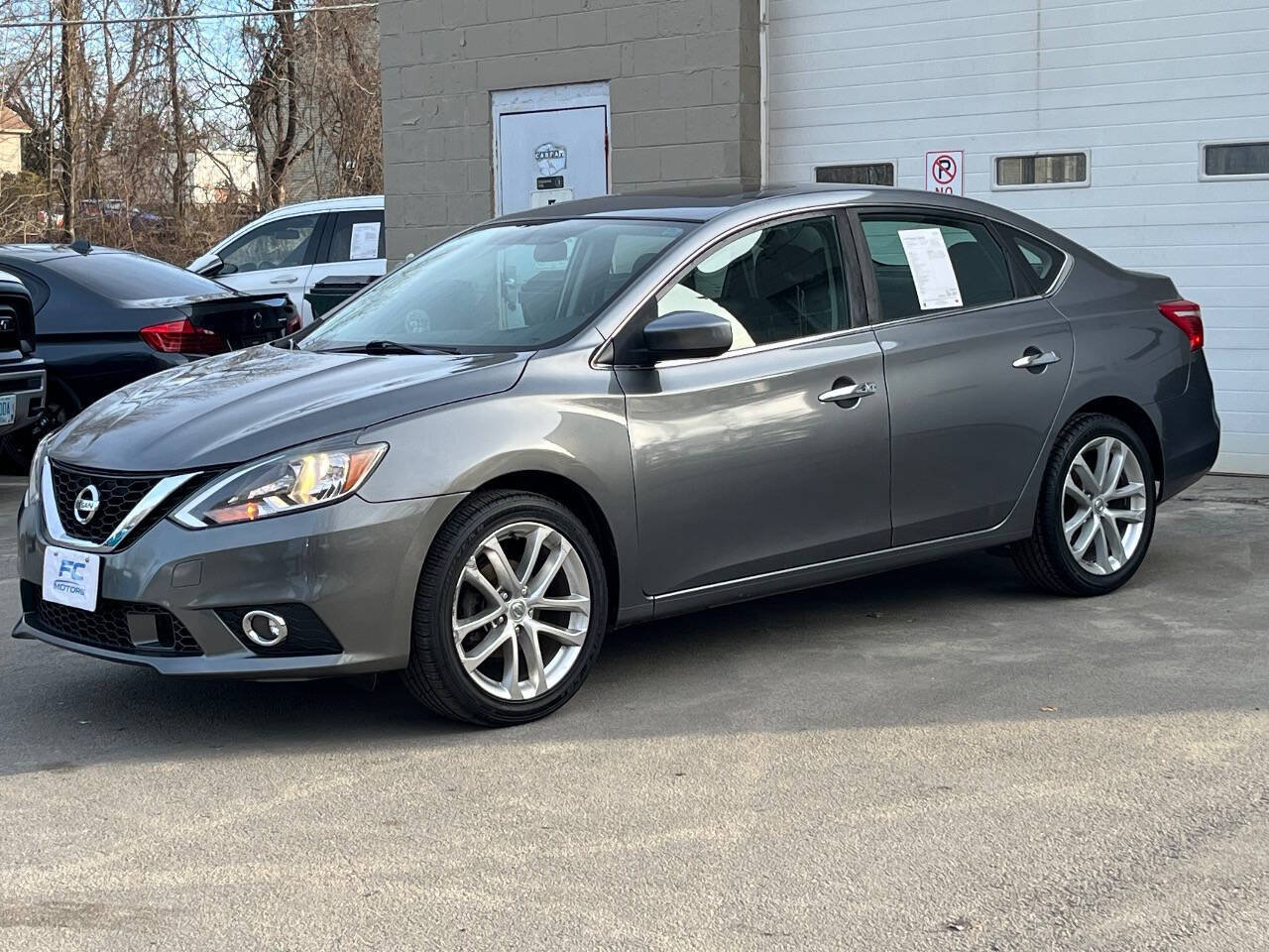 Used 2019 Nissan Sentra SV w/ Special Edition Package FWD image 3