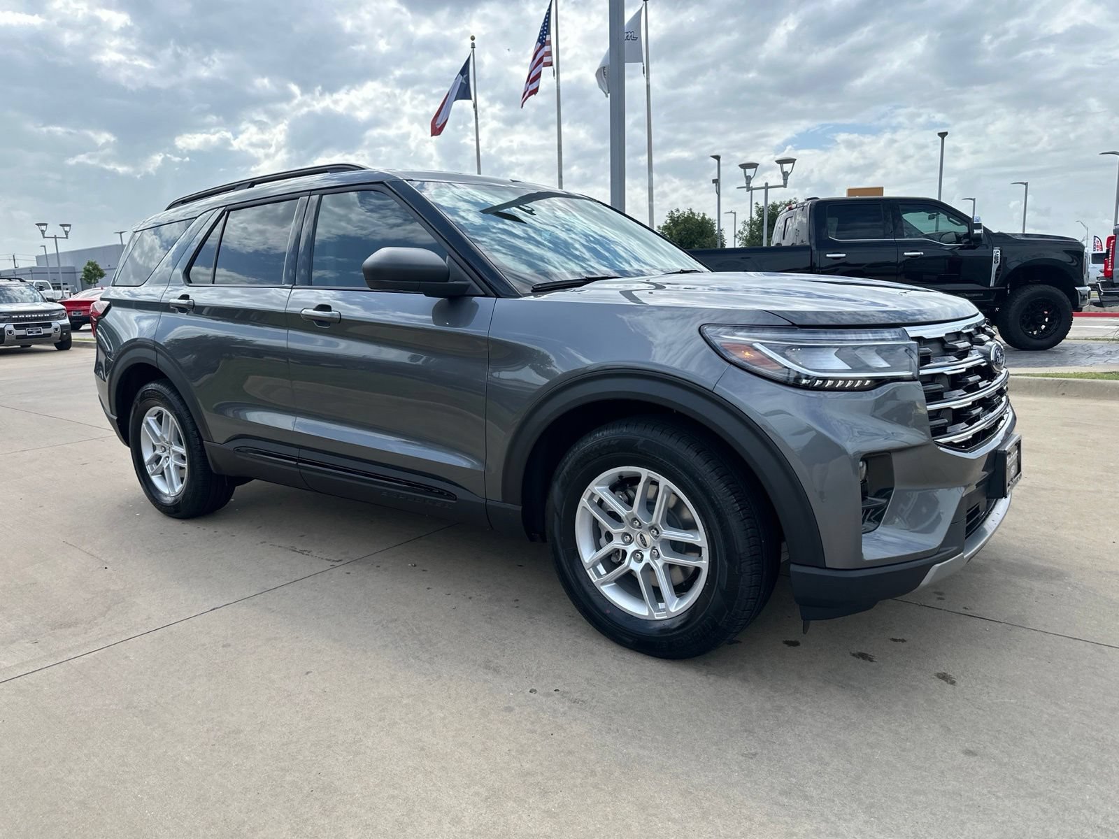 New 2026 Ford Explorer Active w/ Active Comfort Package RWD image 8