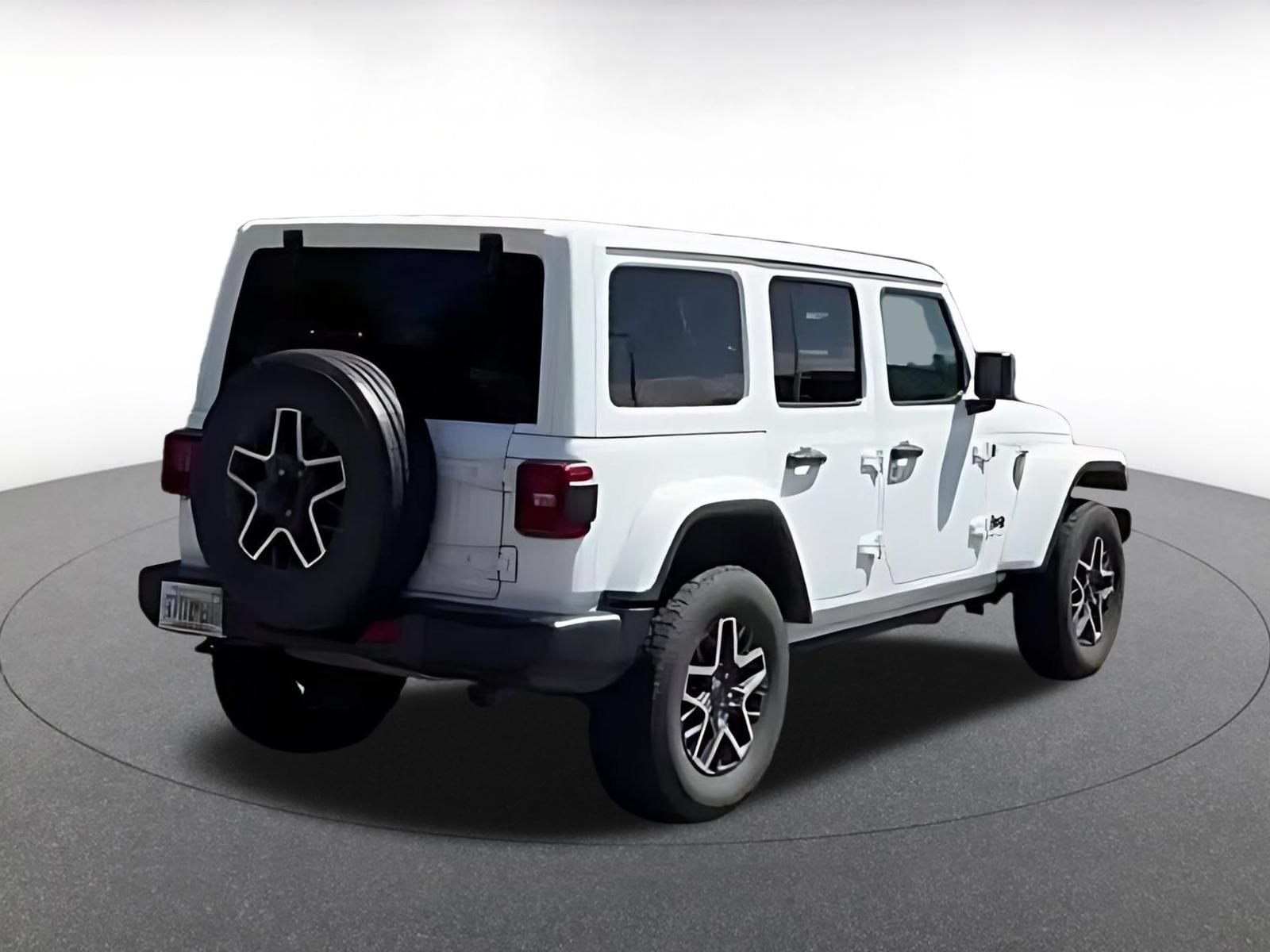 Used 2025 Jeep Wrangler Unlimited Sahara AWD/4WD image 7