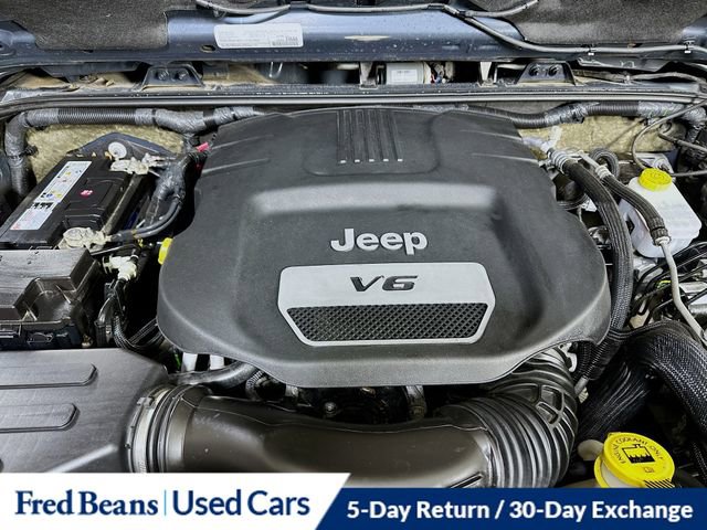 Used 2018 Jeep Wrangler Unlimited Sahara w/ Connectivity Group image 28