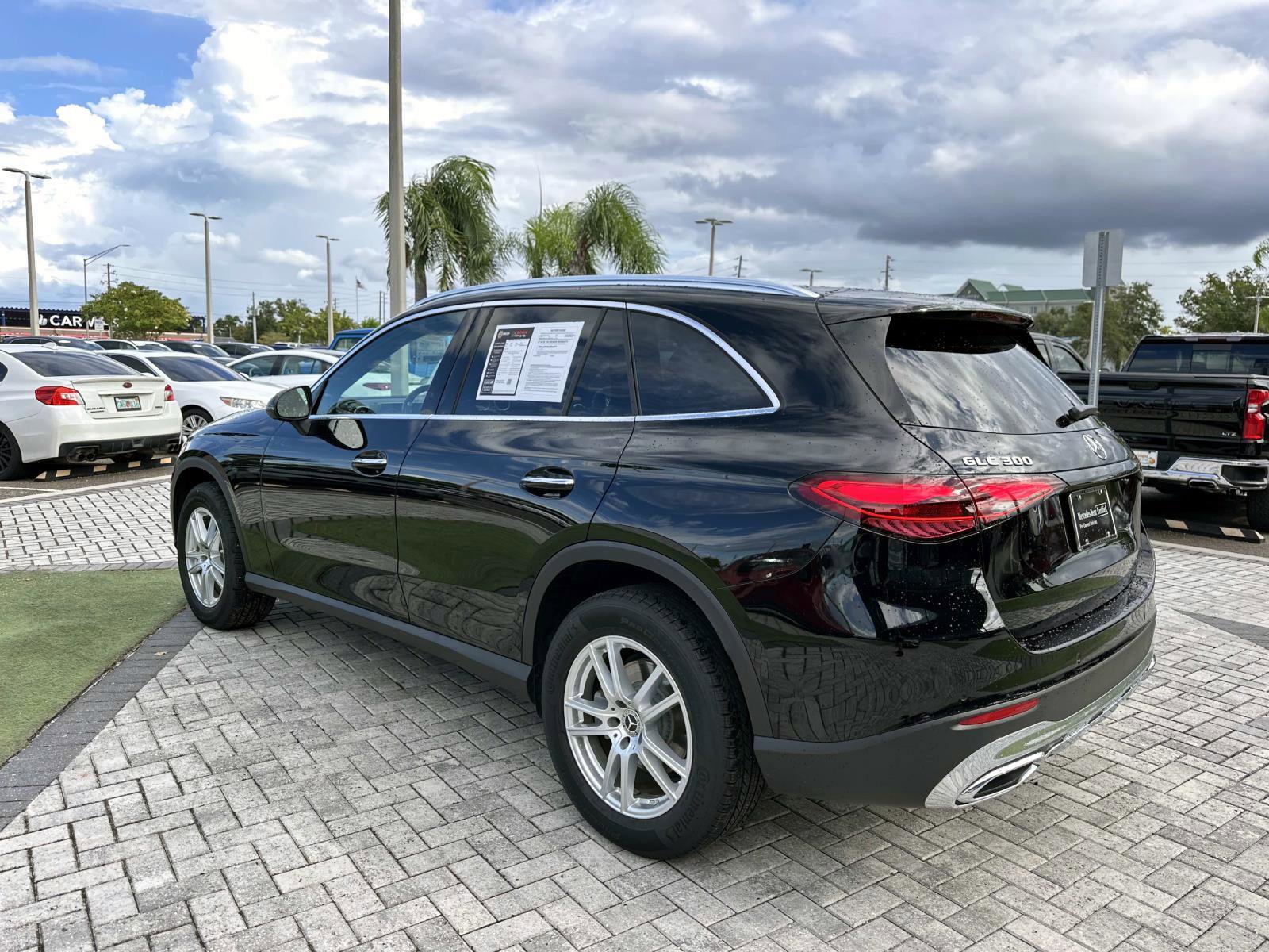 Used 2025 Mercedes-Benz GLC 300 image 5