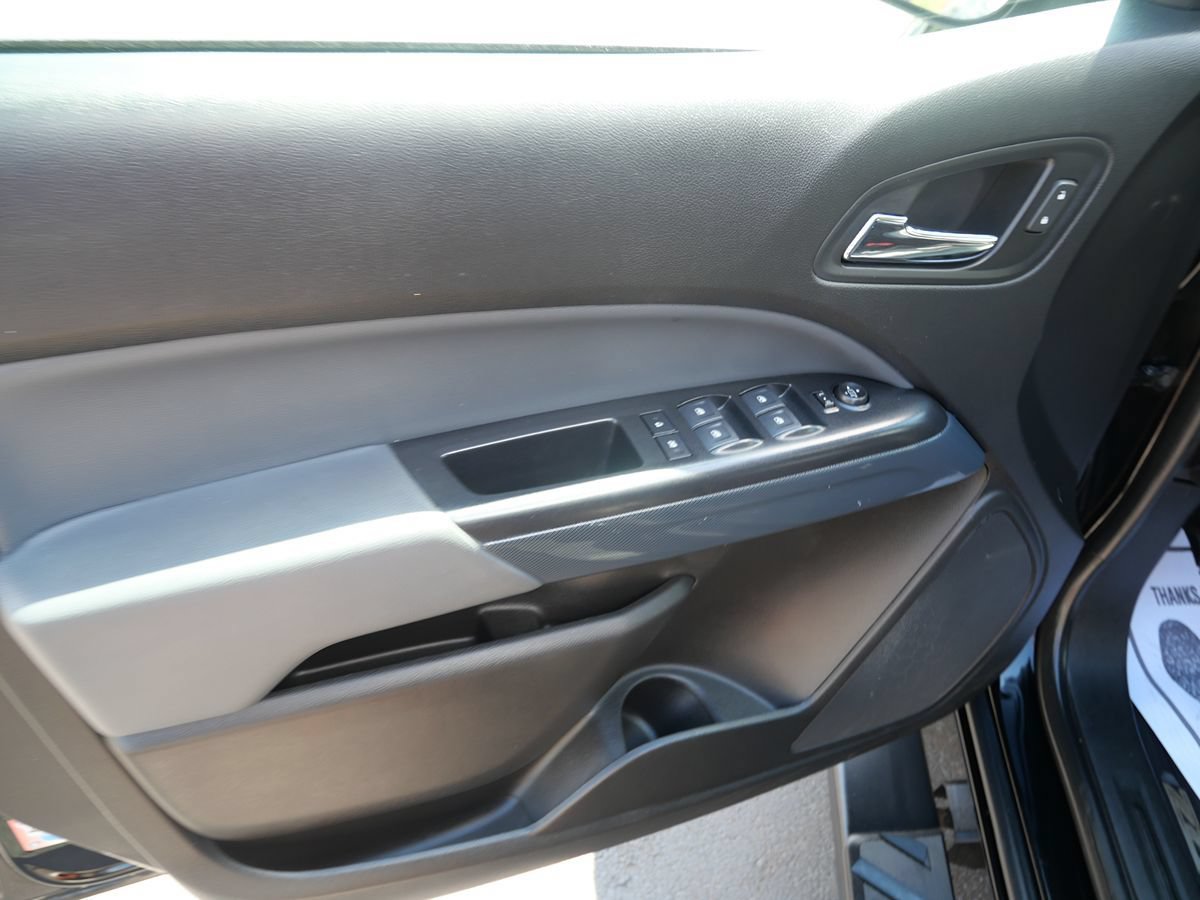 Used 2020 Chevrolet Colorado Z71 AWD/4WD image 18