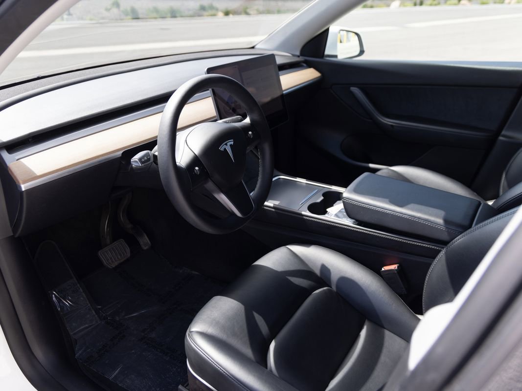 Used 2022 Tesla Model Y Long Range AWD/4WD image 12