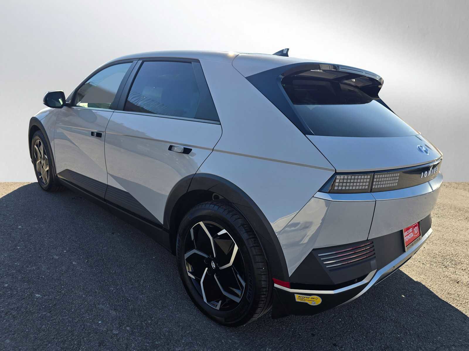 Used 2024 Hyundai Ioniq 5 SE image 5