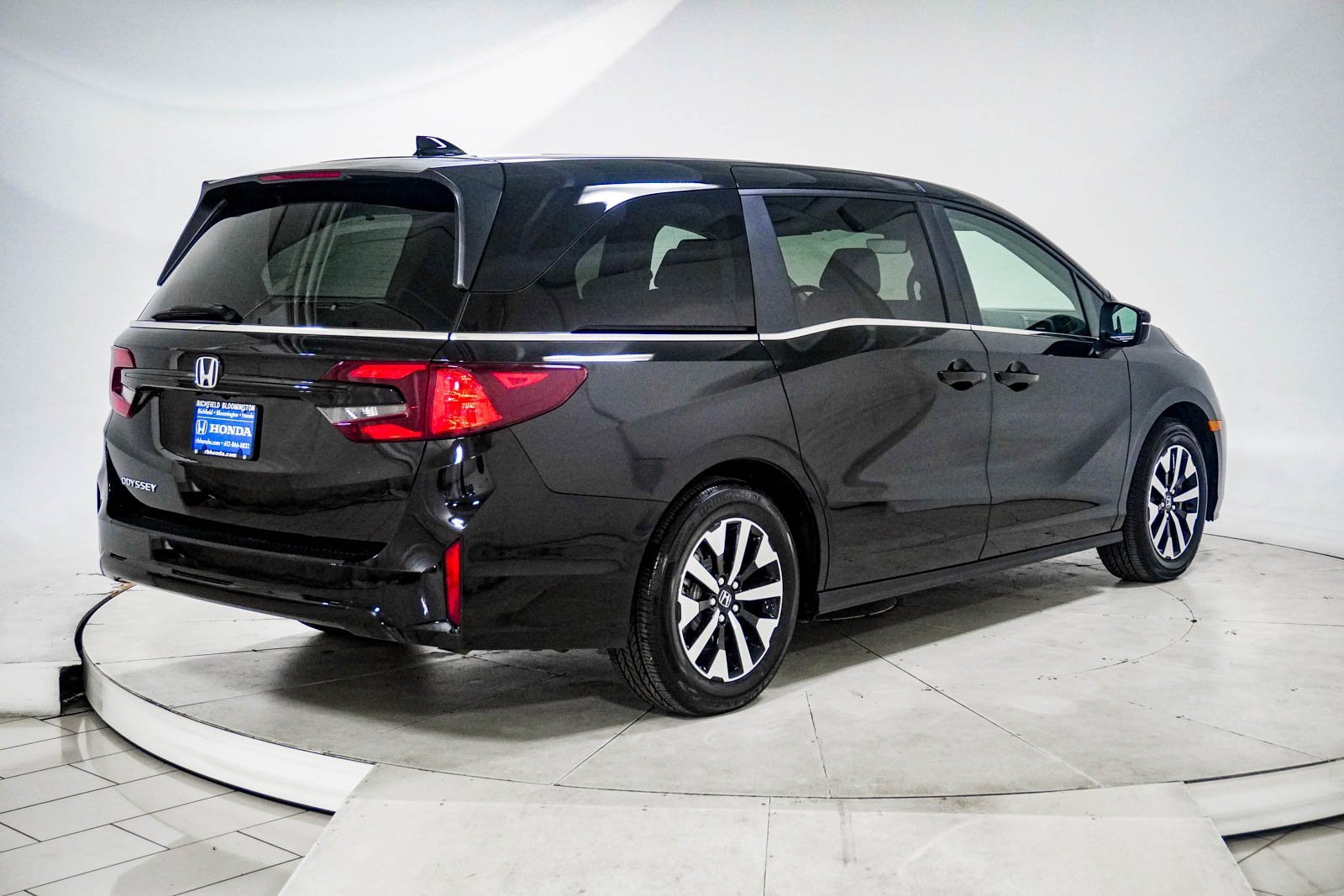 Certified 2026 Honda Odyssey EX-L image 12