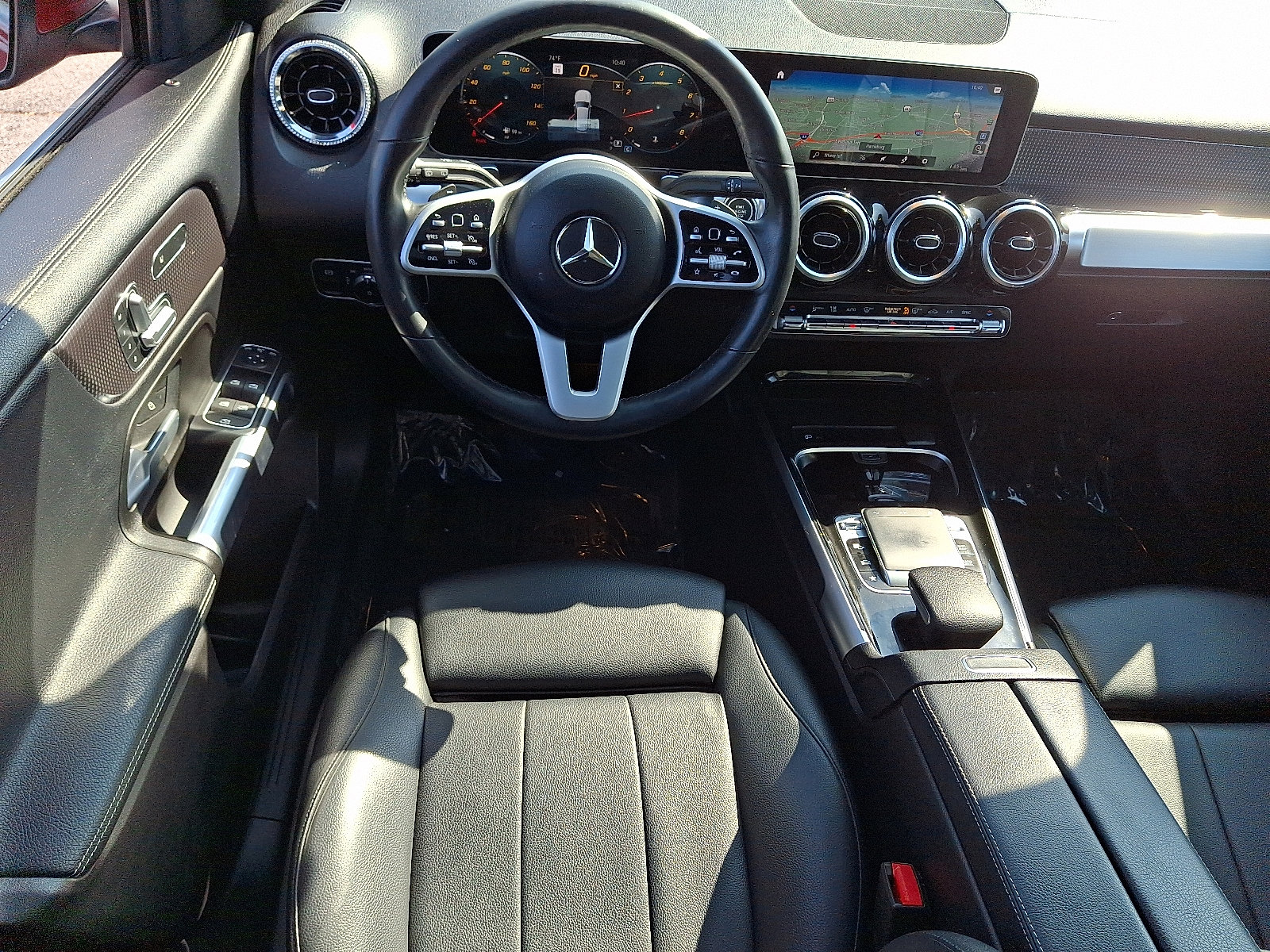 Used 2020 Mercedes-Benz GLB 250 4MATIC w/ Premium Package image 12