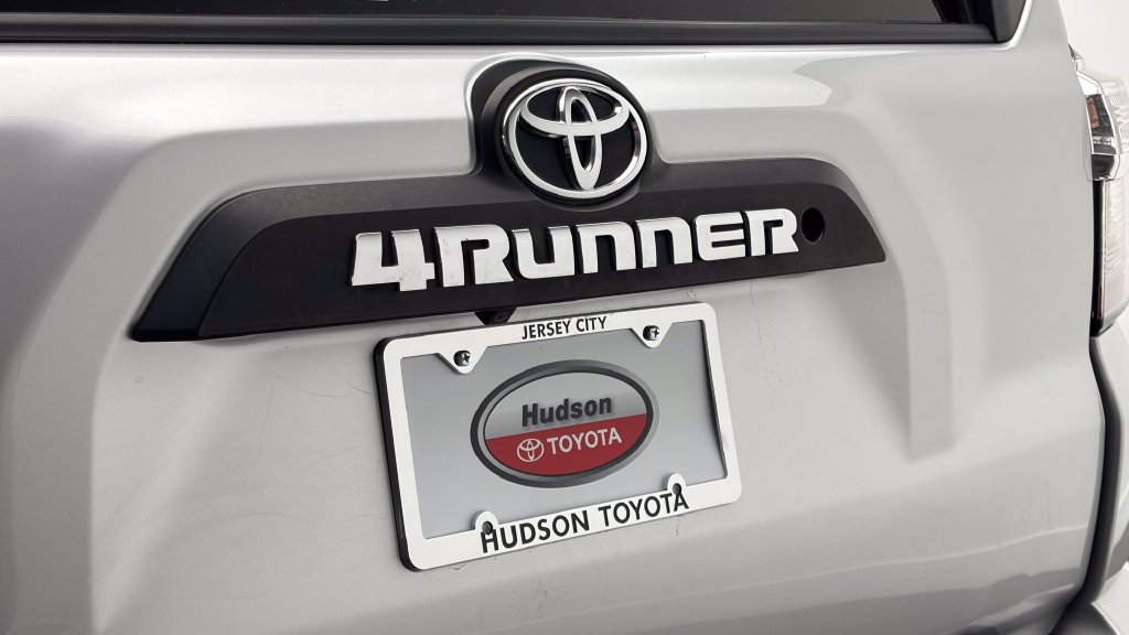 Used 2019 Toyota 4Runner TRD Off-Road AWD/4WD image 7