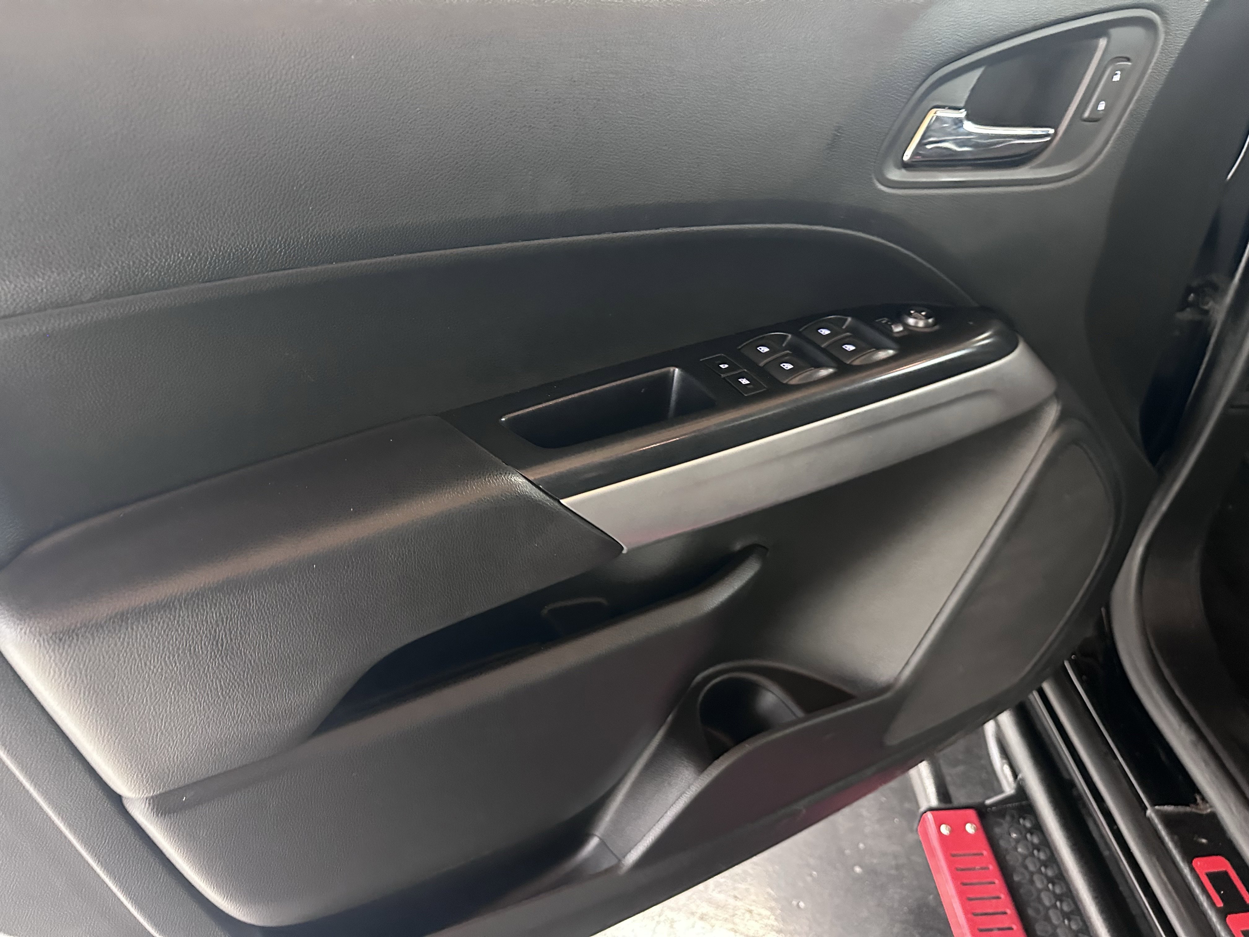 Used 2020 Chevrolet Colorado LT image 34