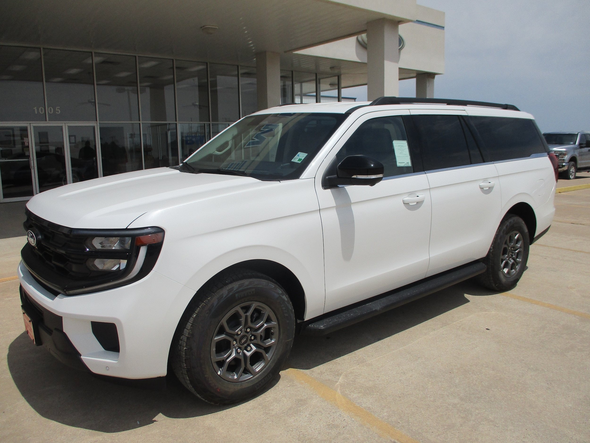 New 2027 Ford Expedition Max Active AWD/4WD image 2