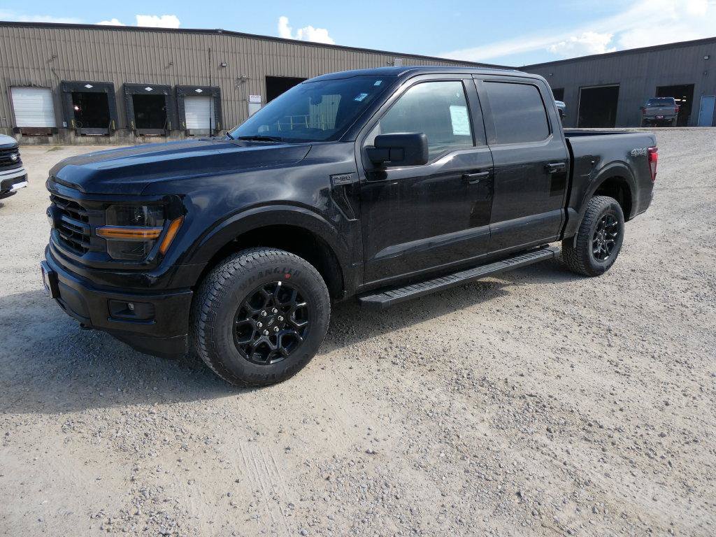 New 2026 Ford F150 XLT w/ XLT Black Appearance Package AWD/4WD image 9