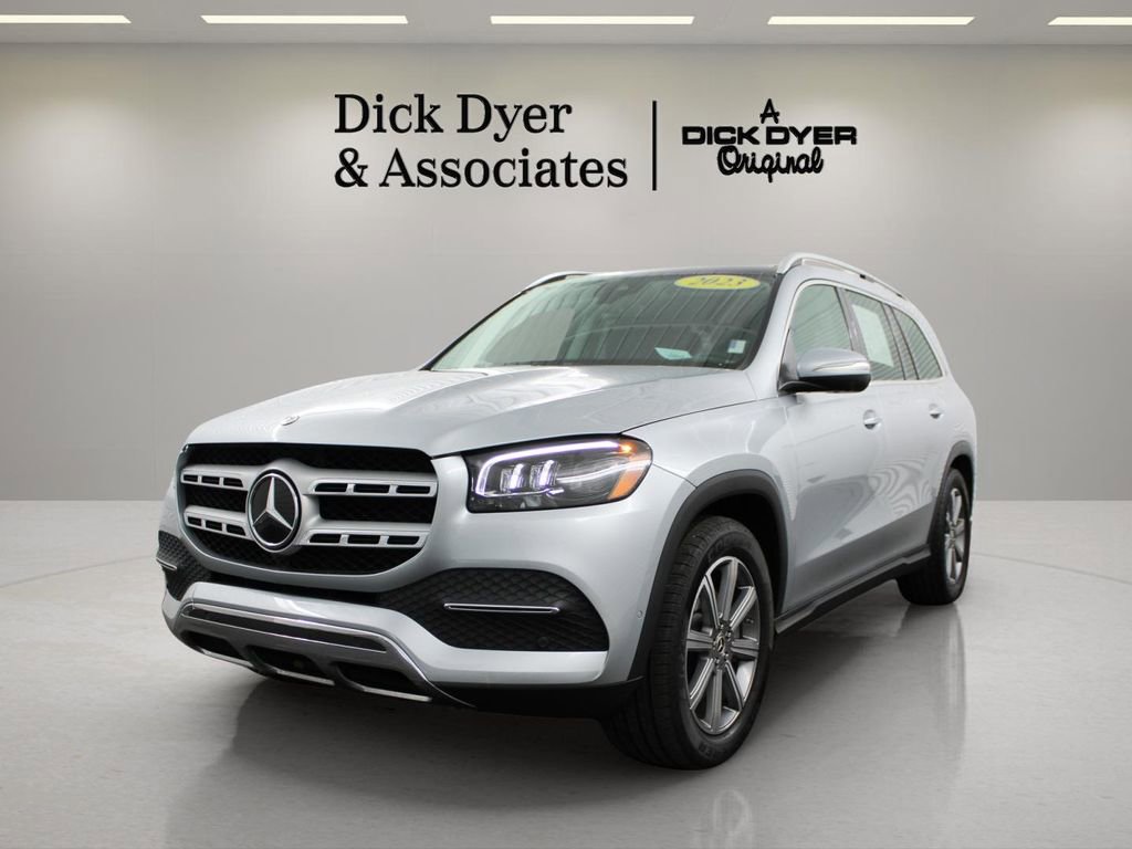 Used 2023 Mercedes-Benz GLS 450 4MATIC image 4