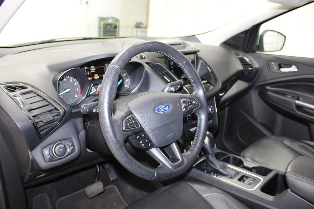 Used 2018 Ford Escape Titanium w/ Ford Safe & Smart Package FWD image 17