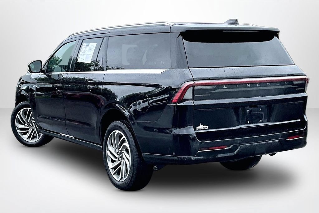 Used 2025 Lincoln Navigator L Reserve AWD/4WD image 5