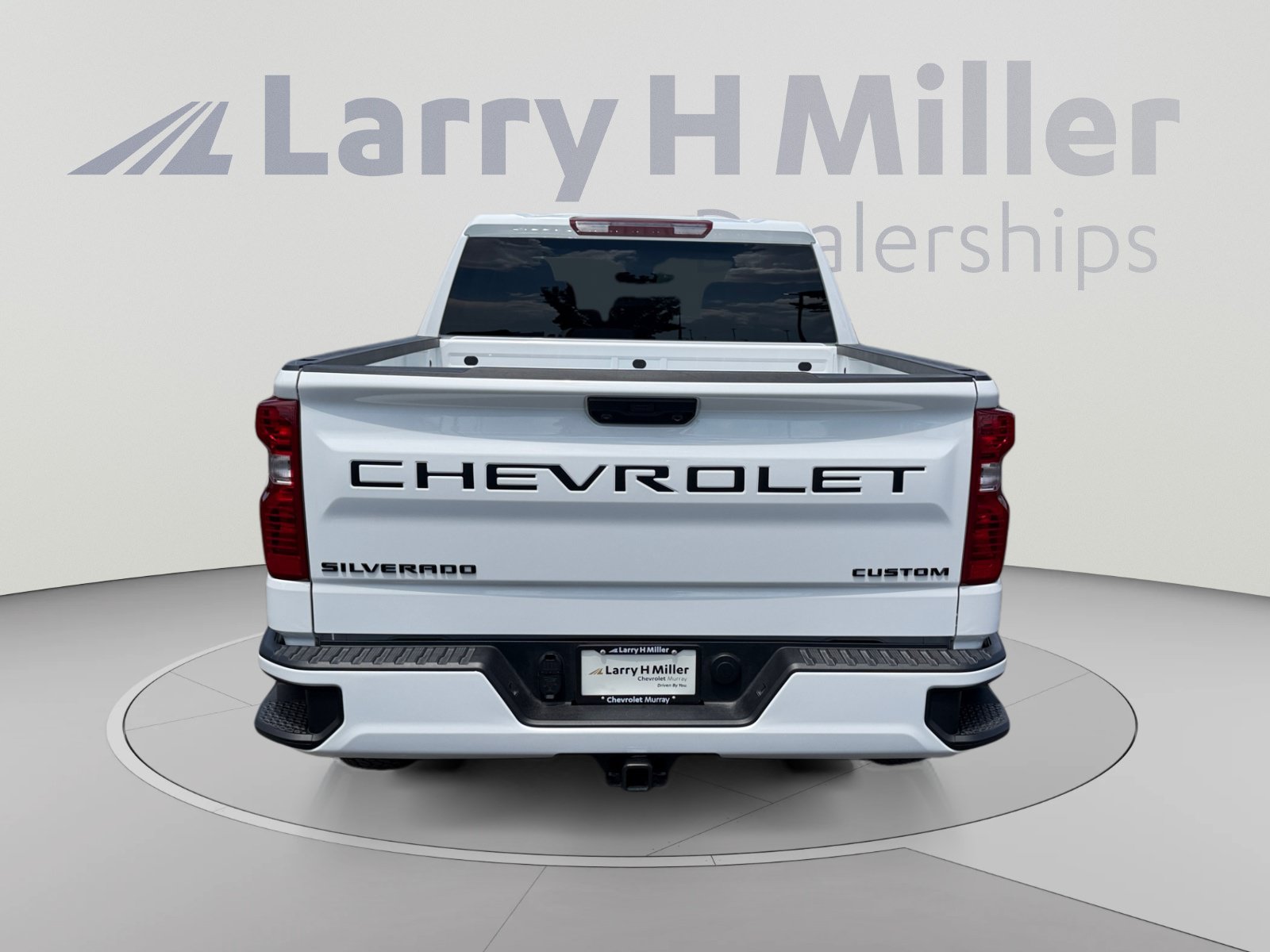 New 2026 Chevrolet Silverado 1500 Custom w/ LPO, Dark Essentials Package AWD/4WD image 4