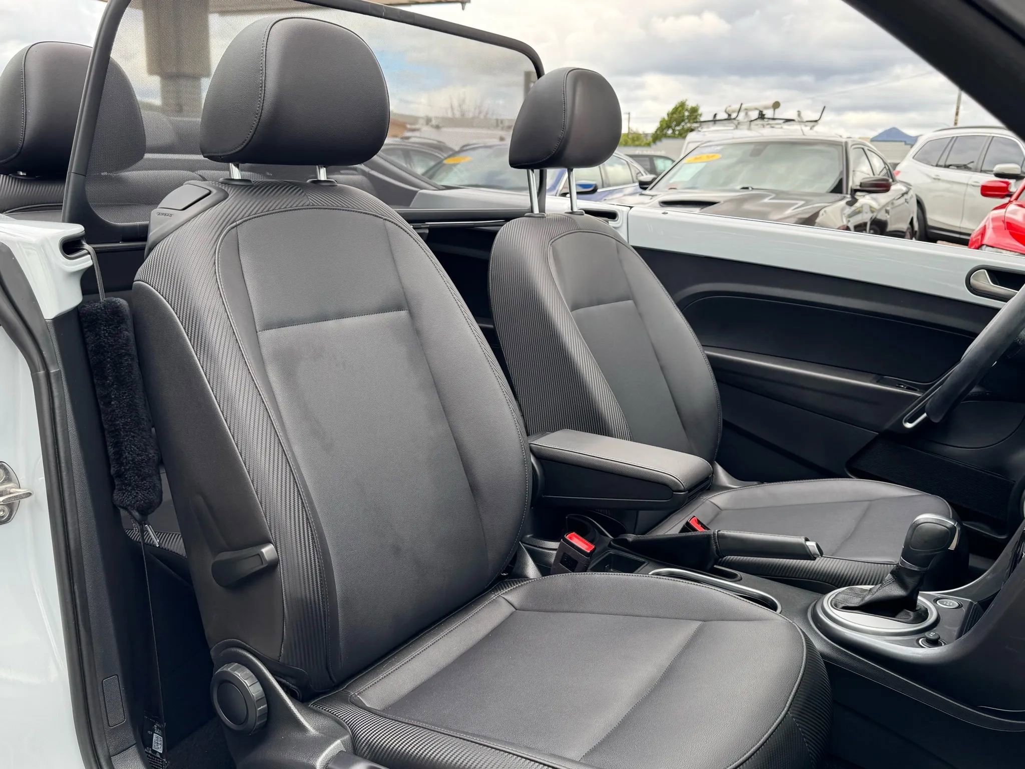 Used 2018 Volkswagen Beetle 2.0T S w/ Style & Comfort Package image 30