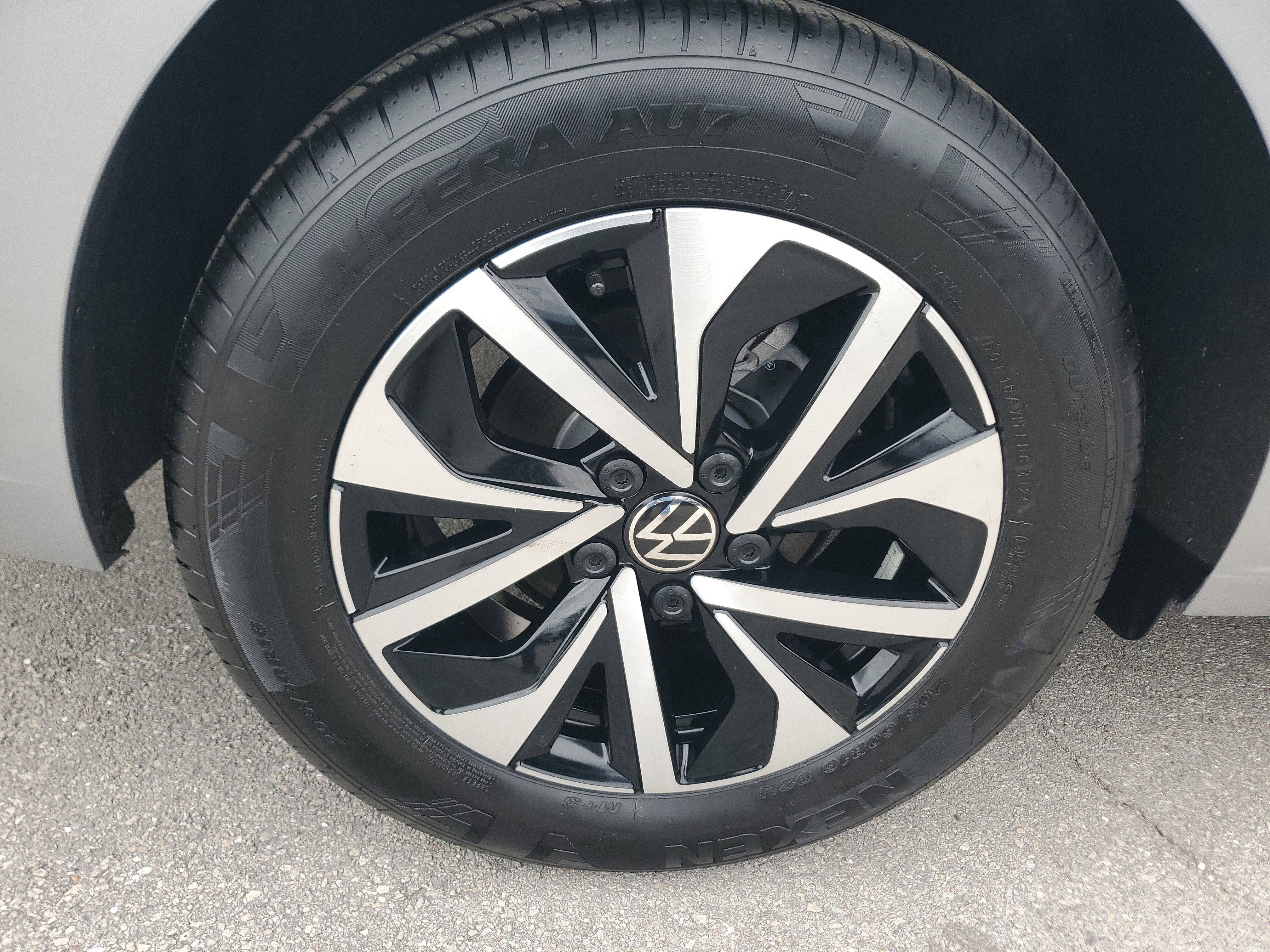 Used 2025 Volkswagen Jetta S image 28