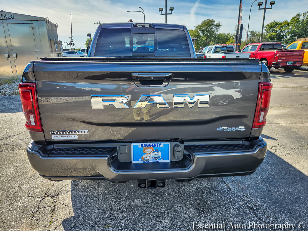Used 2025 RAM 2500 Laramie AWD/4WD image 5