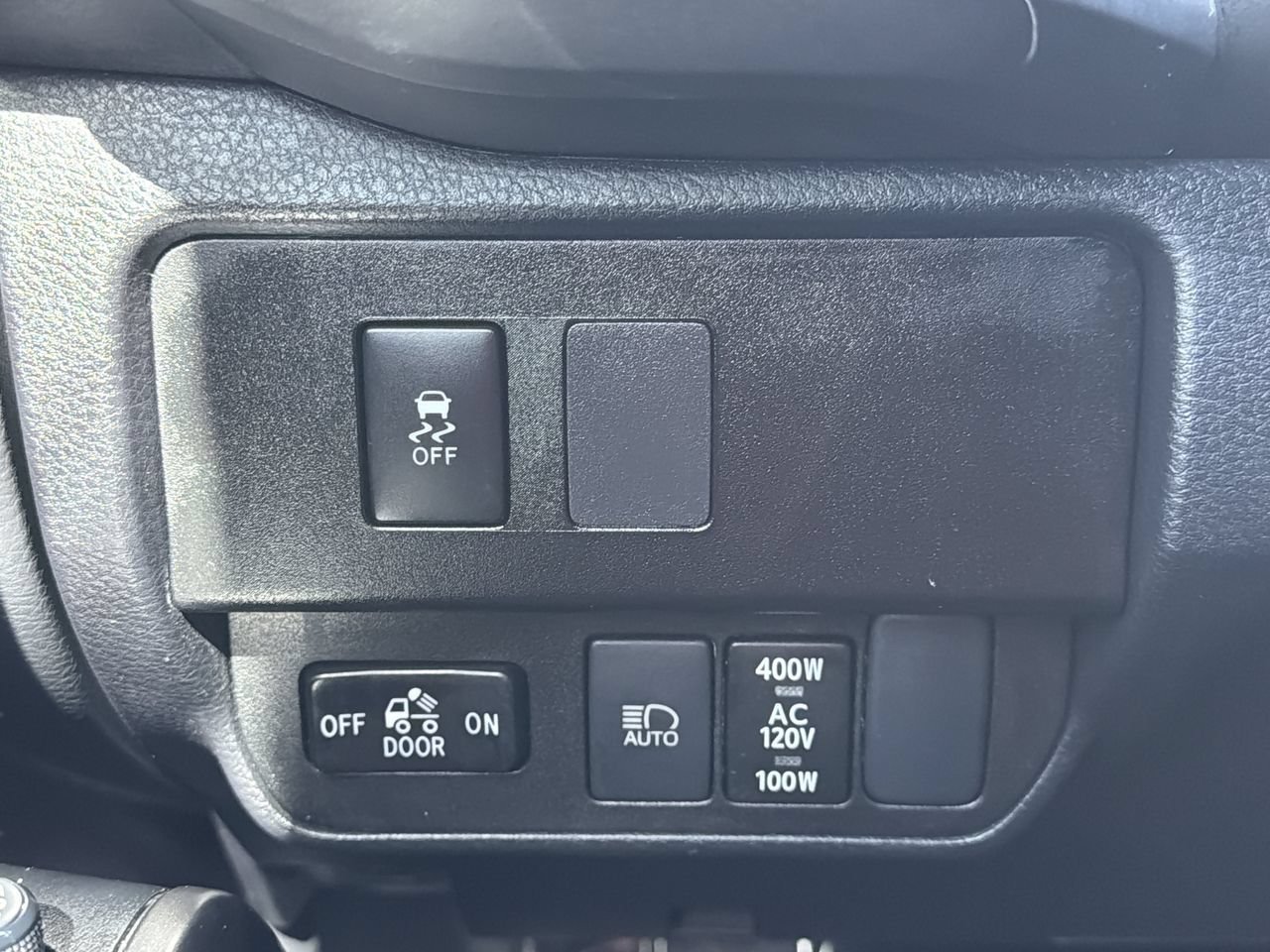Used 2022 Toyota Tacoma TRD Off-Road AWD/4WD image 24
