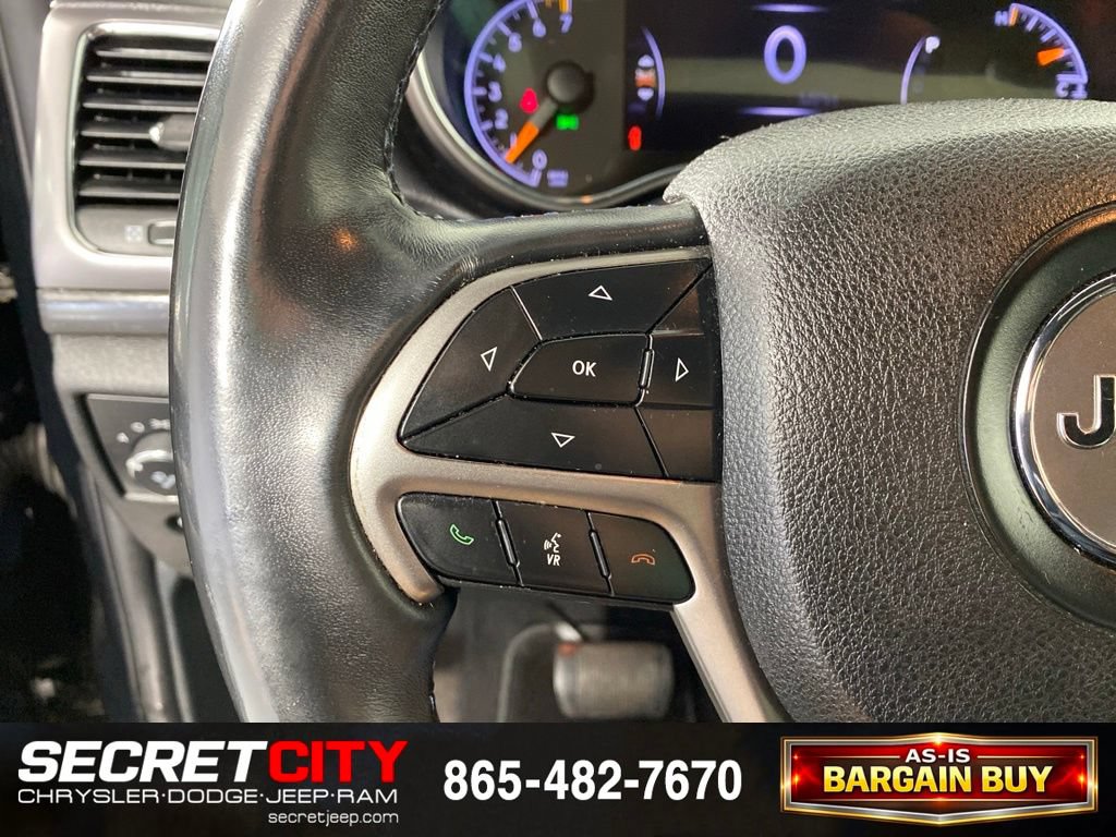 Used 2018 Jeep Grand Cherokee Laredo AWD/4WD image 14