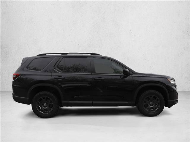 Used 2025 Honda Pilot TrailSport image 4