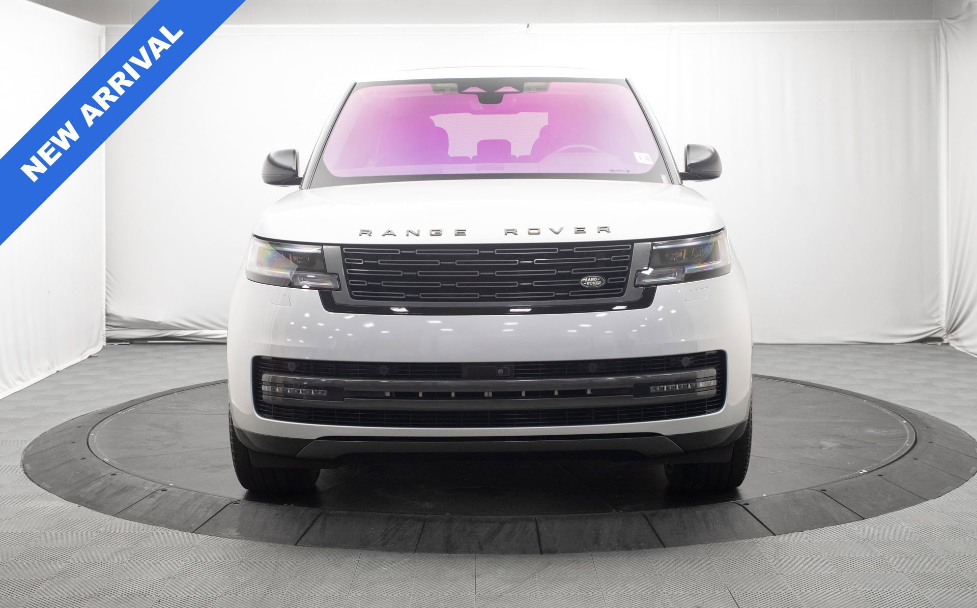 Used 2023 Land Rover Range Rover SE image 8