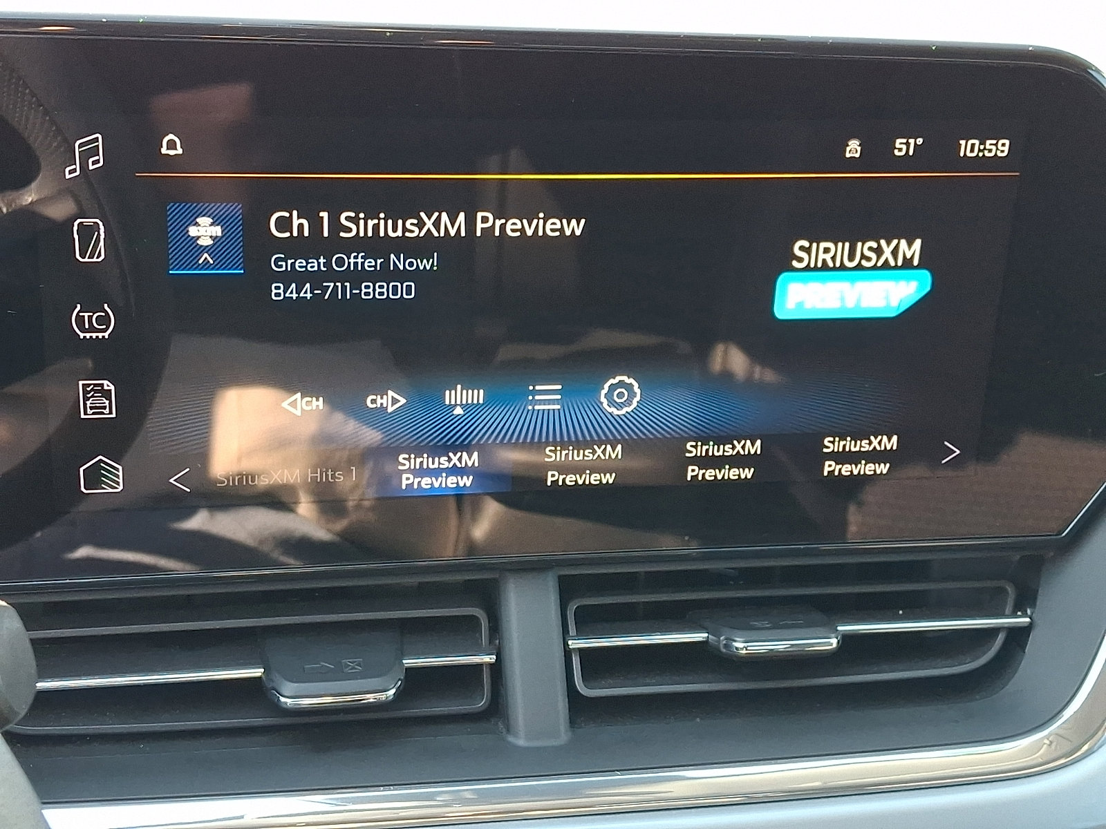 Certified 2025 Chevrolet Trax LT image 17