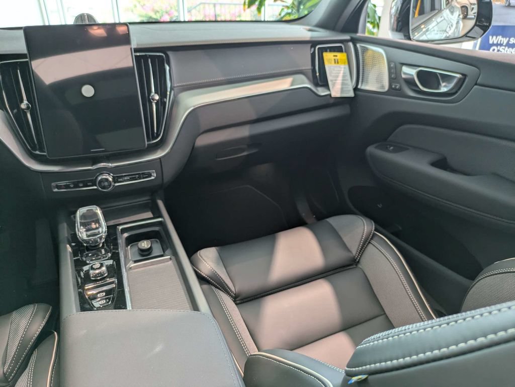 New 2026 Volvo XC60 T8 Polestar AWD/4WD image 17
