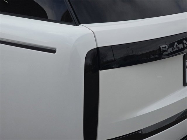 Used 2023 Land Rover Range Rover Long Wheelbase SE image 35