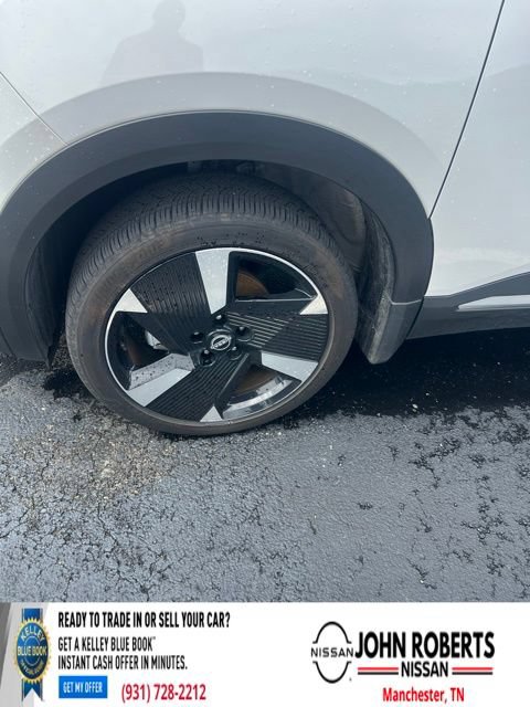 Certified 2025 Nissan Kicks SR FWD image 8