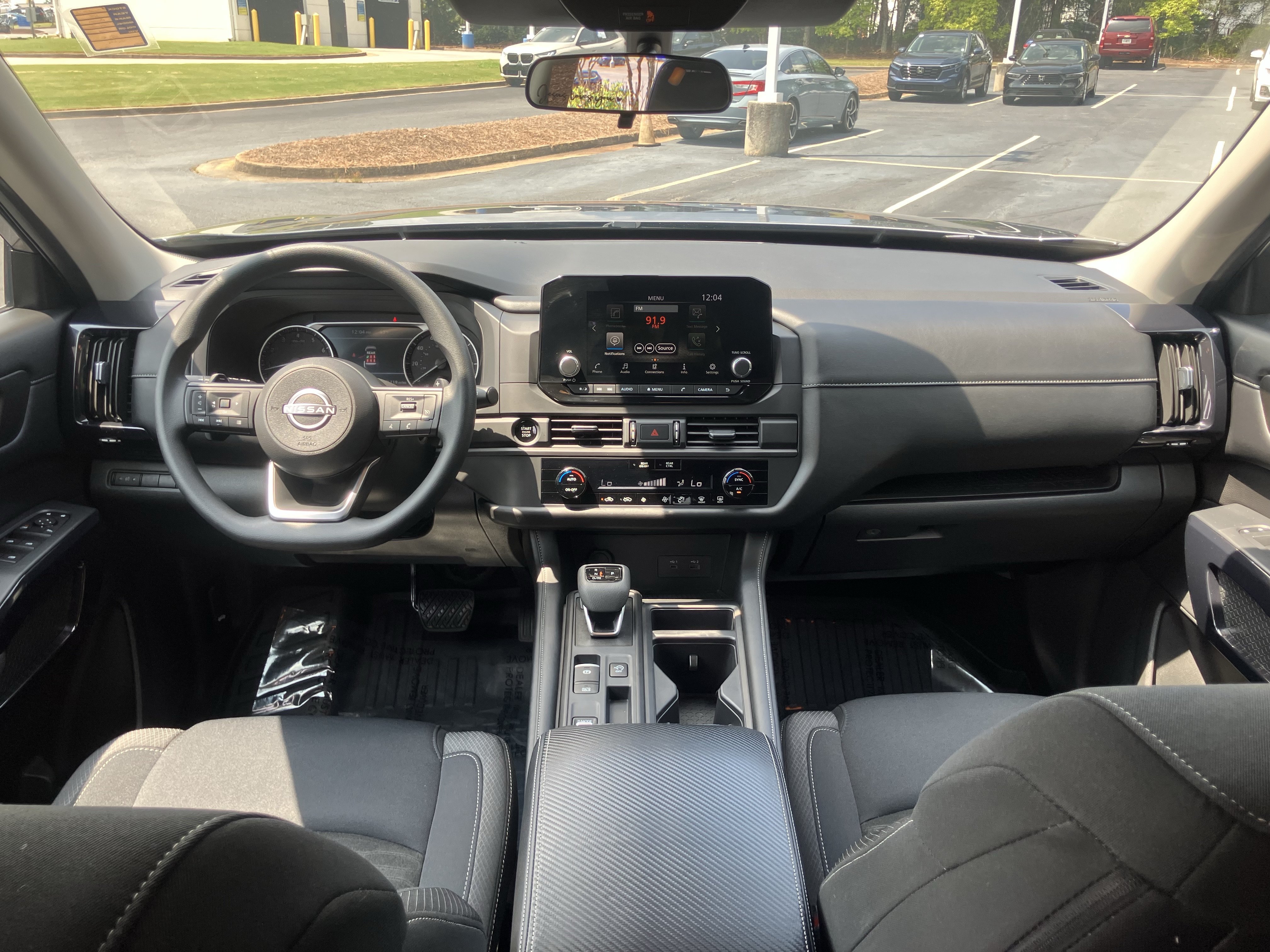 Used 2025 Nissan Pathfinder S FWD image 31