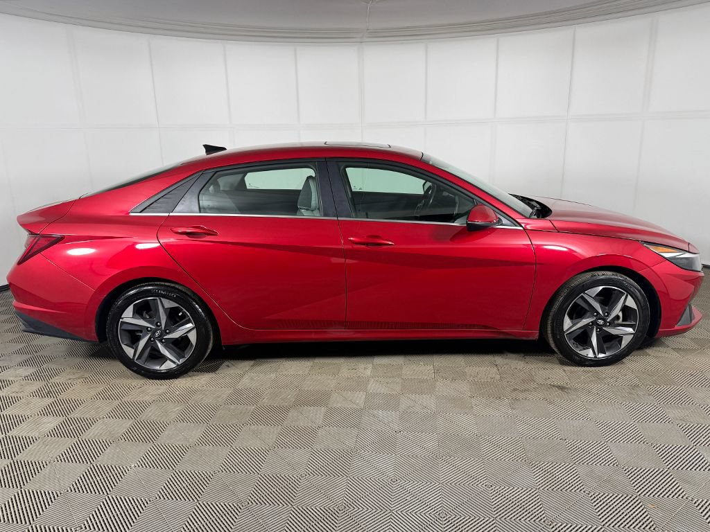 Used 2023 Hyundai Elantra Limited w/ Cargo Package FWD image 12
