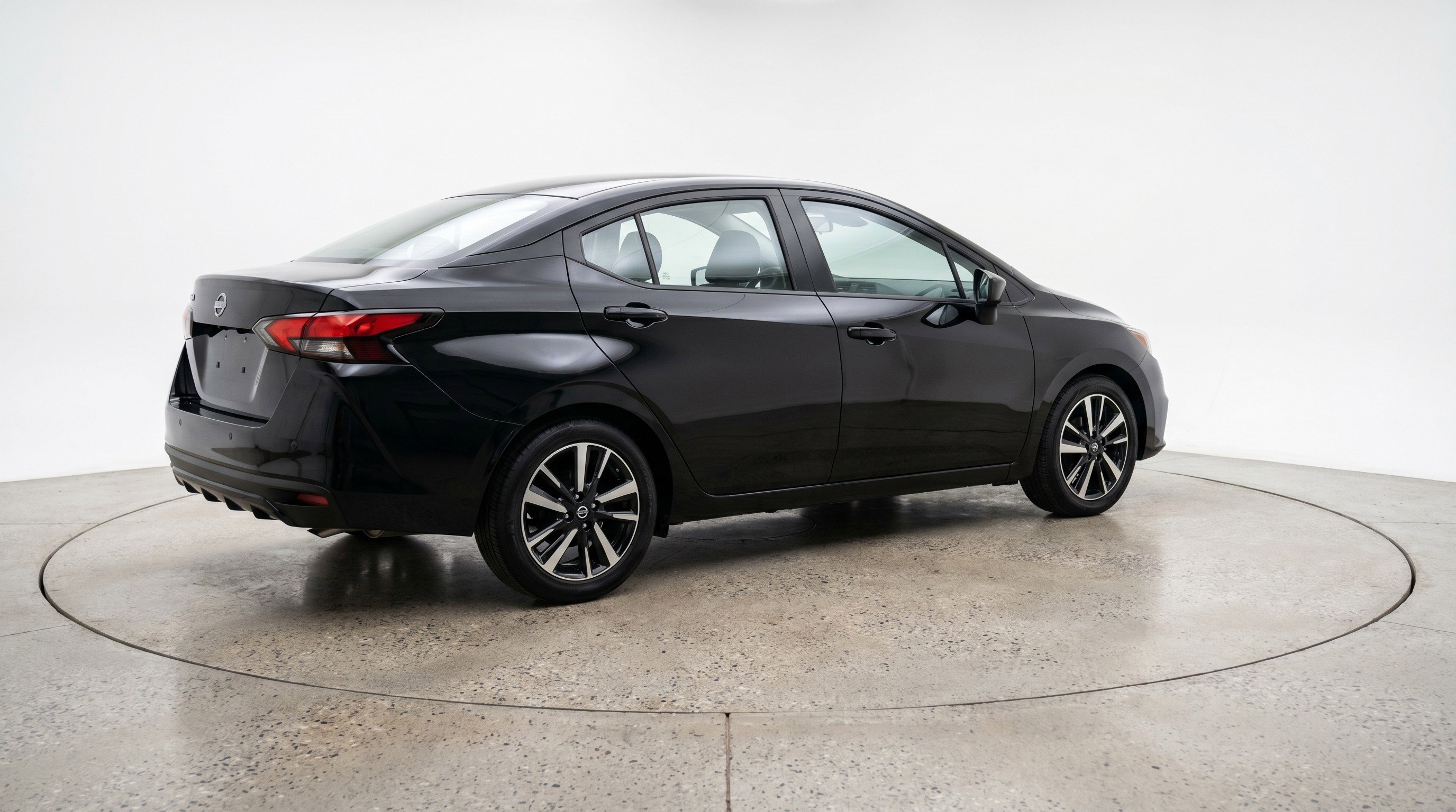 Used 2025 Nissan Versa SV FWD image 9